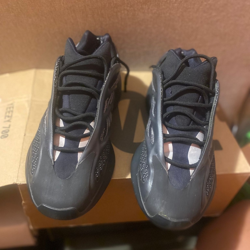 Sneakers - Picture 2 of 2